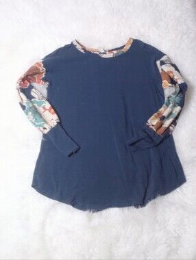 Mai Soli Long Sleeve Floral Shirt Size Small/Medium